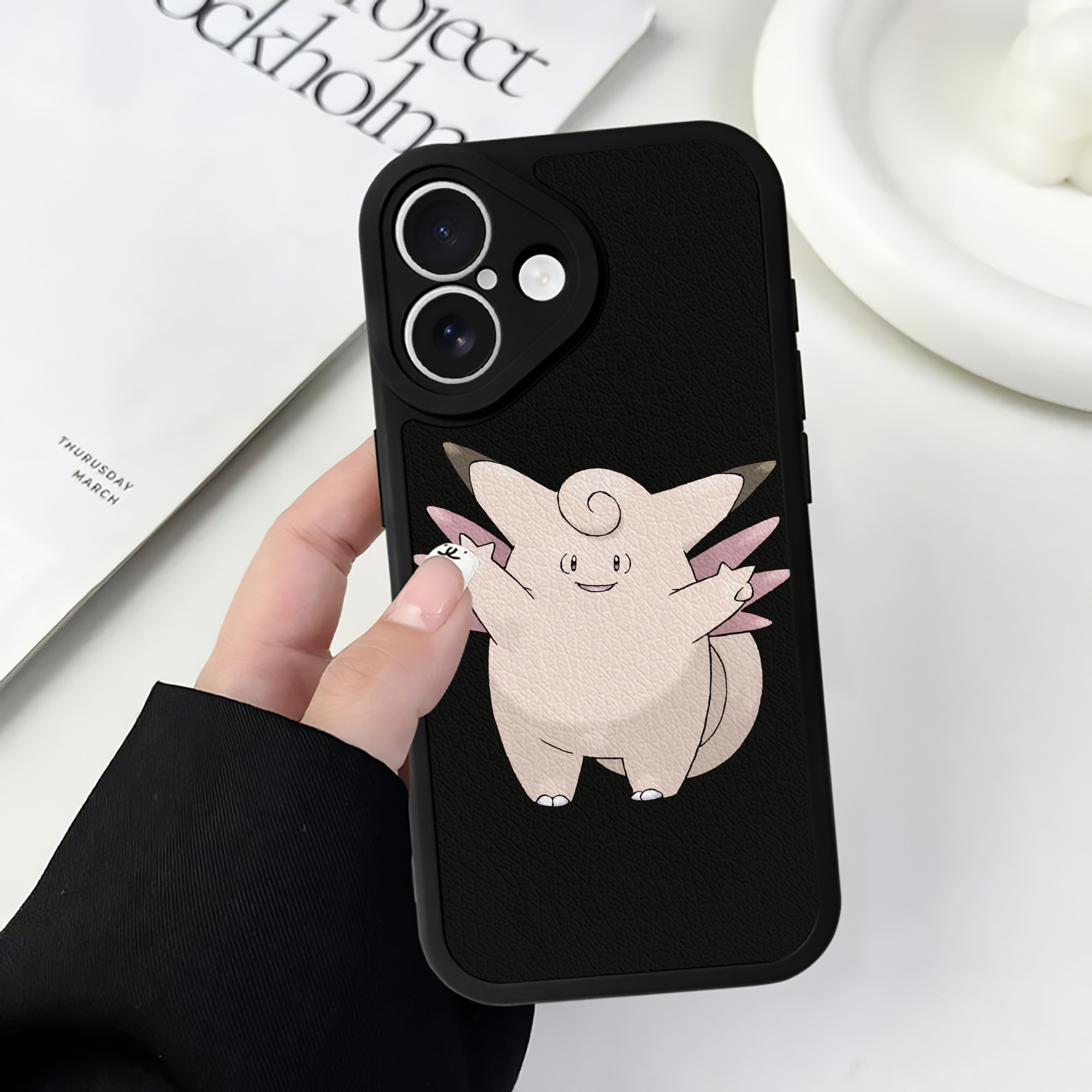 （画像用） ポケットモンスター Pokémon 【iPhone 16シリーズ対応】シリコンスマホケース（レザー調） 材質：シリコン